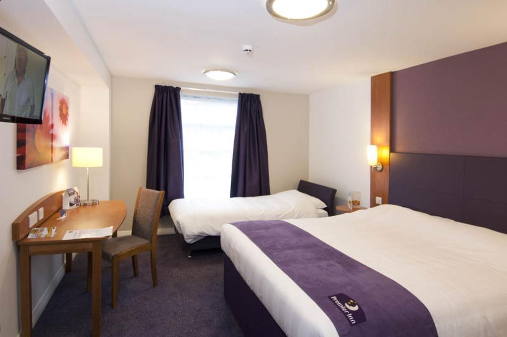 Premier Inn Newcastle Quayside חדר תמונה