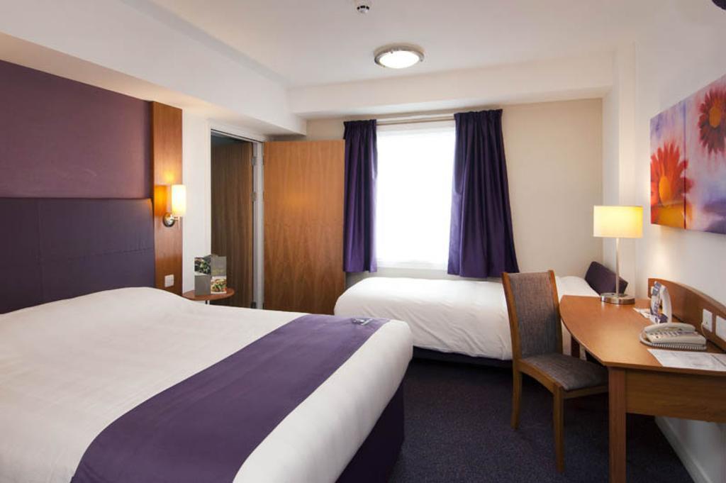Premier Inn Newcastle Quayside חדר תמונה