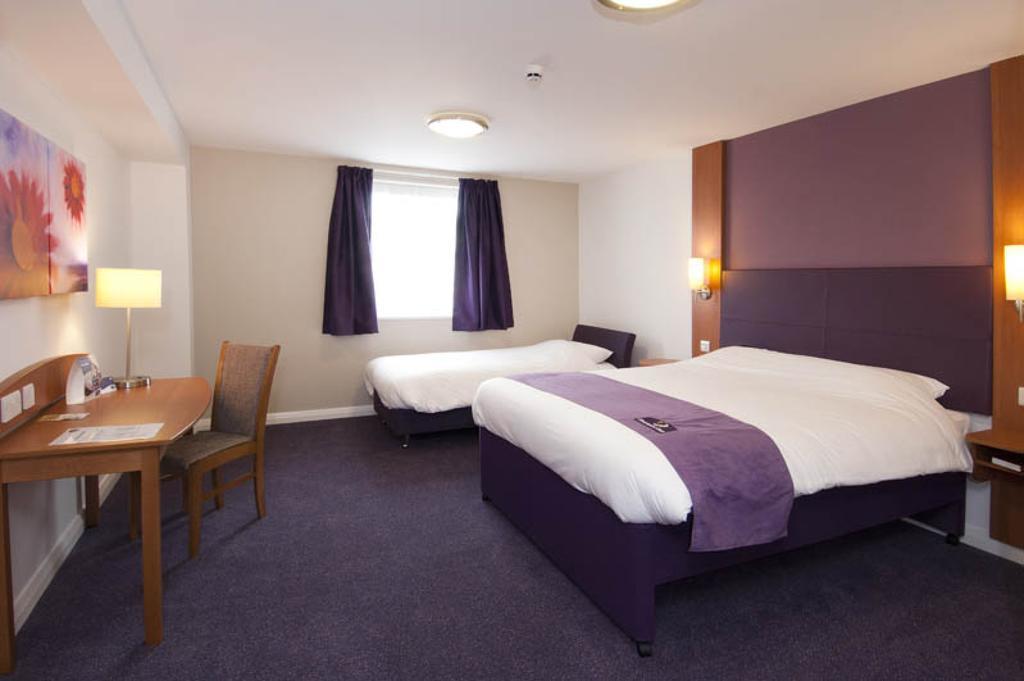 Premier Inn Newcastle Quayside חדר תמונה