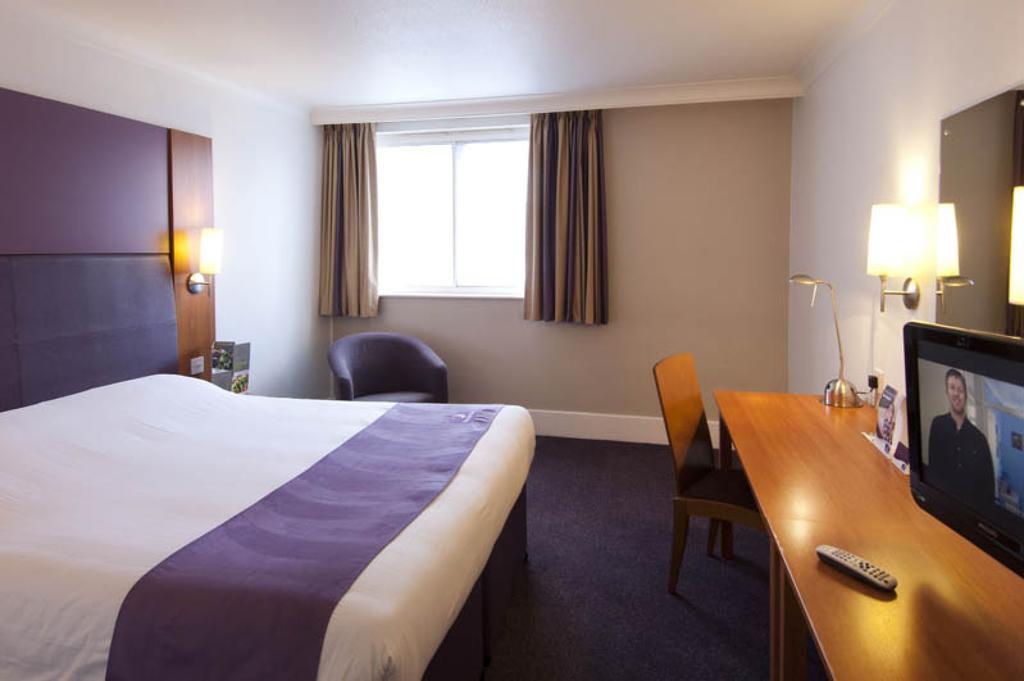 Premier Inn Newcastle Quayside חדר תמונה